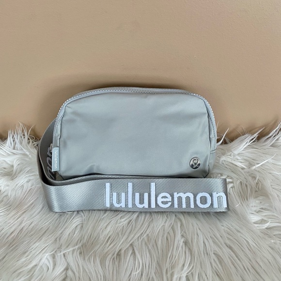 lululemon athletica Bags Lululemon Everywhere Belt Bag In Silver